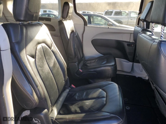 2017 Chrysler Pacifica Touring-L with VIN 2C4RC1BG9HR702303, listed as a Copart auction lot 82663374 with 182,648 mi miles and Salvage Title. Bid and sale history available at carsss.com. Image 11.