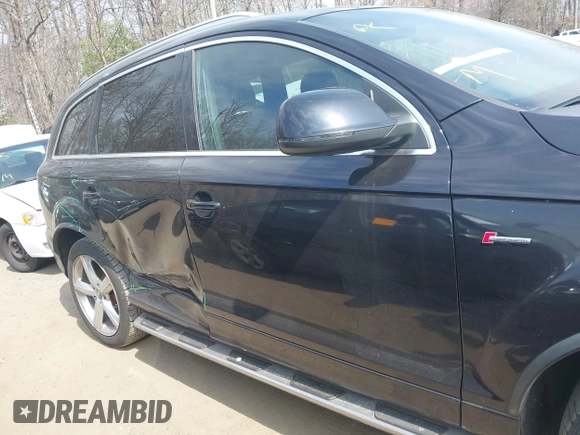 2013 Audi Q7 S line Prestige z VIN WA1DGAFE2DD014884, wystawiony jako IAAI lot #41899713 z przebiegiem 130 141 mil mil oraz . Historia ofert i sprzedaży dostępna na DreamBid. Obrazek 13.