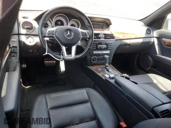 2014 Mercedes-Benz C 250 Sport z VIN WDDGF4HBXEA932241, wystawiony jako Copart lot #58557055 z przebiegiem 138 878 mil mil oraz Szkoda całkowita • Salvage title. Historia ofert i sprzedaży dostępna na DreamBid. Obrazek 8.