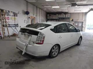 2006 Toyota Prius z VIN JTDKB20U963140086, wystawiony jako IAAI lot #42356741 z przebiegiem 182 554 mil mil oraz . Historia ofert i sprzedaży dostępna na DreamBid. Obrazek 4.