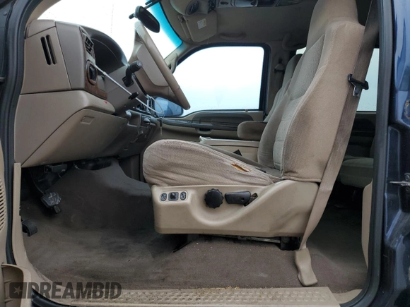 2002 Ford Excursion Special Serv с VIN 1FMNU40L42EB31350, выставлен на аукционе Copart как лот 70067284 с пробегом Не указан миль и Чистый • Clean title. История ставок и продаж доступна на DreamBid. Изображение 7.