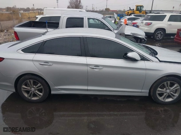 2019 Hyundai Sonata Sport with VIN 5NPE34AFXKH770235, listed as a IAAI auction lot 40941753 with 111,169 mi miles. Bid and sale history available at carsss.com. Image 13.