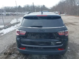 2018 Jeep Compass Altitude with VIN 3C4NJDBB1JT132052, listed as a IAAI auction lot 41622700 with 99,534 mi miles and . Bid and sale history available at carsss.com. Image 16.