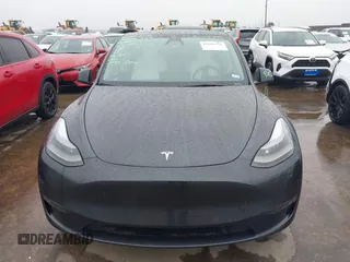 2024 Tesla Model Y Long Range z VIN 7SAYGDEE5RA260614, wystawiony jako IAAI lot #42191551 z przebiegiem 16 375 mil mil oraz . Historia ofert i sprzedaży dostępna na DreamBid. Obrazek 12.