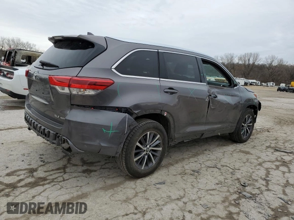 2018 Toyota Highlander SE with VIN 5TDJZRFH2JS497739, listed as a Copart auction lot 47561755 with 58,945 mi miles and Salvage title. Bid and sale history available at DreamBid. Image 3.
