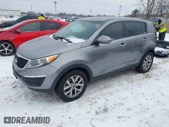 2016 Kia Sportage LX with VIN KNDPB3AC2G7847526, listed as a IAAI auction lot 41326209 with 202,657 mi miles. Bid and sale history available at carsss.com. Image 2.