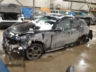 2018 Alfa Romeo Stelvio Sport z VIN ZASFAKPN3J7B65657, wystawiony jako Copart lot #88580595 z przebiegiem Nie podano mil oraz Nie do naprawy • Non repairable. Historia ofert i sprzedaży dostępna na DreamBid. Obrazek 1.