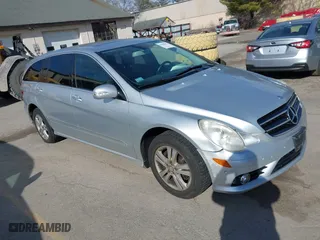 2009 Mercedes-Benz R-Class 3.5L with VIN 4JGCB65E19A098277, listed as a IAAI auction lot 41866337 with 148,573 mi miles. Bid and sale history available at carsss.com. Image 1.