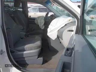 2009 Dodge Grand Caravan SE with VIN 2D8HN44EX9R666109, listed as a IAAI auction lot 41315082 with Not Provided miles and . Bid and sale history available at DreamBid. Image 5.