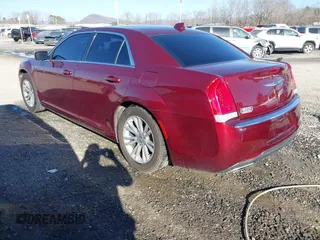 2016 Chrysler 300 Anniversary Edition z VIN 2C3CCAAG7GH248441, wystawiony jako IAAI lot #41450063 z przebiegiem 139 732 mil mil oraz . Historia ofert i sprzedaży dostępna na DreamBid. Obrazek 3.