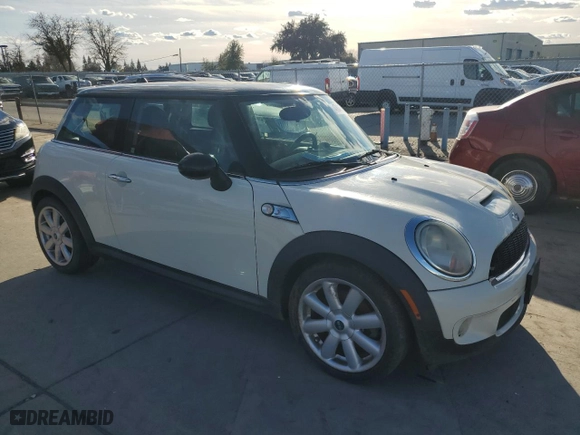 2008 MINI Cooper Hardtop S with VIN WMWMF73528TV35922, listed as a Copart auction lot 47840545 with NaN miles and Clean Title. Bid and sale history available at carsss.com. Image 4.