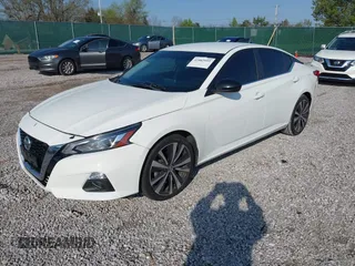 2019 Nissan Altima SR z VIN 1N4BL4CVXKC109359, wystawiony jako IAAI lot #41862059 z przebiegiem 84 792 mil mil oraz . Historia ofert i sprzedaży dostępna na DreamBid. Obrazek 2.