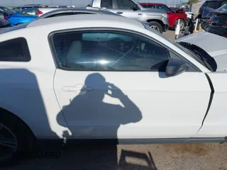 2011 Ford Mustang V6 with VIN 1ZVBP8AM2B5112645, listed as a IAAI auction lot 42062618 with 171,808 mi miles and . Bid and sale history available at DreamBid. Image 14.
