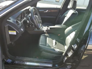 2013 Mercedes-Benz C 300 Sport с VIN WDDGF8AB0DR273278, выставлен на аукционе Copart как лот 46978945 с пробегом 50 400 миль миль и Списание • Salvage title. История ставок и продаж доступна на DreamBid. Изображение 7.