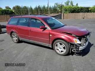 2001 Volkswagen Passat GLX z VIN WVWJH63B61E002904, wystawiony jako Copart lot #57347635 z przebiegiem 130 633 mil mil oraz Szkoda całkowita • Salvage title. Historia ofert i sprzedaży dostępna na DreamBid. Obrazek 4.