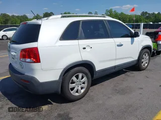 2013 Kia Sorento LX with VIN 5XYKT3A68DG348391, listed as a IAAI auction lot 42072539 with 223,381 mi miles. Bid and sale history available at carsss.com. Image 4.
