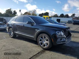 2018 Bentley Bentayga Signature z VIN SJAAC4ZV8JC019477, wystawiony jako Copart lot #80308144 z przebiegiem 59 575 mil mil oraz Szkody całkowita. Historia ofert i sprzedaży dostępna na DreamBid. Obrazek 4.