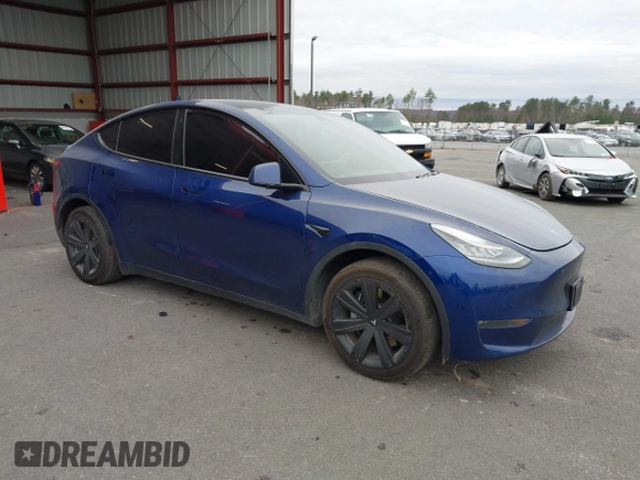 2021 Tesla Model Y Long Range with VIN 5YJYGDEE9MF071120, listed as a IAAI auction lot 40870088 with 73,438 mi miles and . Bid and sale history available at carsss.com. Image 1.