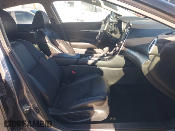 2018 Nissan Maxima Platinum z VIN 1N4AA6AP7JC392710, wystawiony jako IAAI lot #41866951 z przebiegiem 49 026 mil mil oraz . Historia ofert i sprzedaży dostępna na DreamBid. Obrazek 5.