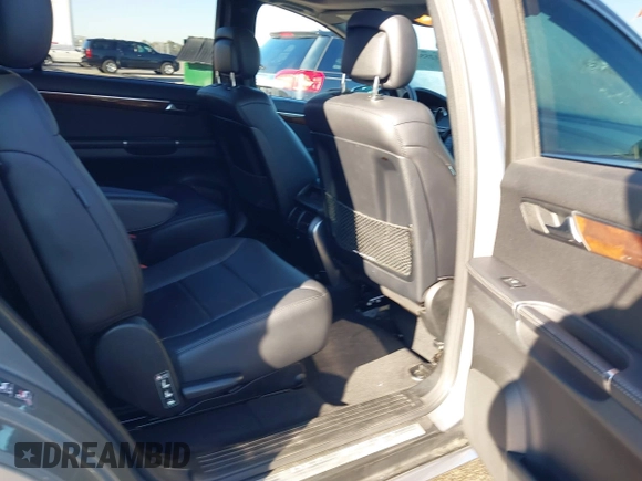 2011 Mercedes-Benz R R 350 with VIN 4JGCB6FE9BA113693, listed as a IAAI auction lot 41255621 with 136,126 mi miles. Bid and sale history available at carsss.com. Image 8.
