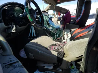 1999 Chevrolet Astro with VIN 1GNDM19W5XB105304, listed as a Copart auction lot 83521934 with 207,384 mi miles and Salvage Title. Bid and sale history available at carsss.com. Image 7.