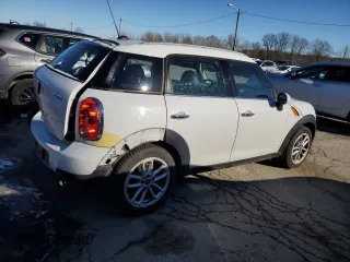 2016 MINI Countryman with VIN WMWZB3C58GWM33239, listed as a Copart auction lot 89364605 with 152,358 mi miles and Salvage title. Bid and sale history available at DreamBid. Image 3.