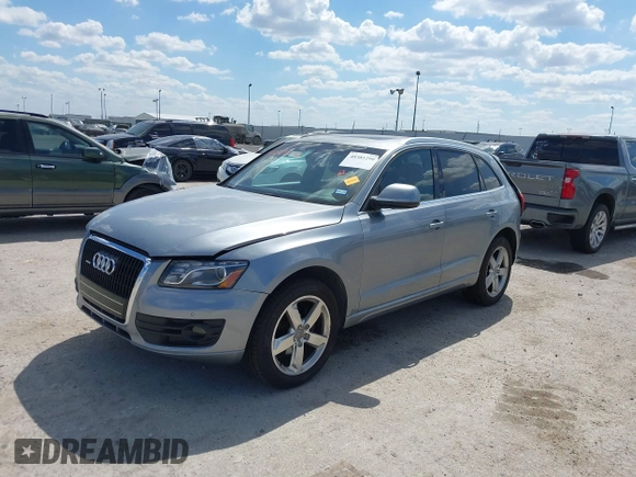 2010 Audi Q5 Prestige z VIN WA1VKAFP9AA076476, wystawiony jako IAAI lot #40381290 z przebiegiem 144 876 mil mil oraz . Historia ofert i sprzedaży dostępna na DreamBid. Obrazek 2.