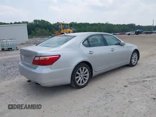 2011 Lexus LS 460 z VIN JTHCL5EFXB5010523, wystawiony jako IAAI lot #42438765 z przebiegiem 156 475 mil mil oraz . Historia ofert i sprzedaży dostępna na DreamBid. Obrazek 4.