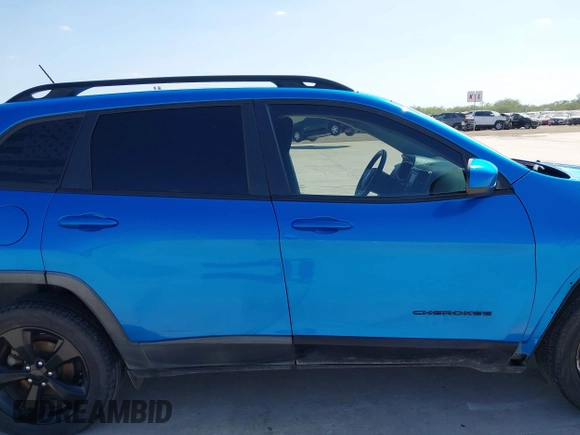 2018 Jeep Cherokee Latitude z VIN 1C4PJLCB6JD597109, wystawiony jako IAAI lot #42436844 z przebiegiem 119 383 mil mil oraz . Historia ofert i sprzedaży dostępna na DreamBid. Obrazek 14.