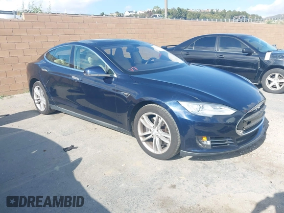 2013 Tesla Model S with VIN 5YJSA1CN8DFP07177, listed as a IAAI auction lot 42127797 with 75,227 mi miles and . Bid and sale history available at DreamBid. Image 1.