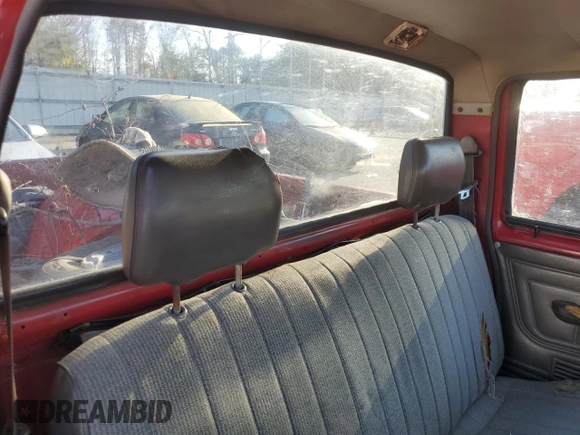 1988 Nissan Hardbody z VIN 1N6ND11S8JC346391, wystawiony jako Copart lot #48349645 z przebiegiem 183 175 mil mil oraz Szkoda całkowita • Salvage title. Historia ofert i sprzedaży dostępna na DreamBid. Obrazek 10.