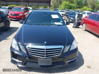 2013 Mercedes-Benz E-Class E 350 Luxury with VIN WDDHF5KB0DA752171, listed as a IAAI auction lot 41929432 with 126,051 mi miles. Bid and sale history available at carsss.com. Image 6.