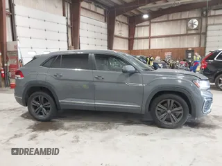 2020 Volkswagen Atlas SE with VIN 1V21E2CA5LC229605, listed as a IAAI auction lot 42431332 with 42,506 mi miles and . Bid and sale history available at DreamBid. Image 13.