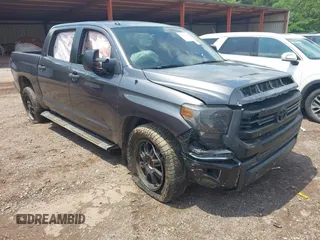 2017 Toyota Tundra SR5 with VIN 5TFEW5F1XHX224073, listed as a IAAI auction lot 42301020 with 141,699 mi miles and . Bid and sale history available at DreamBid. Image 1.