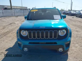2020 Jeep Renegade Latitude with VIN ZACNJAB10LPM09870, listed as a IAAI auction lot 42063390 with 59,201 mi miles. Bid and sale history available at carsss.com. Image 12.
