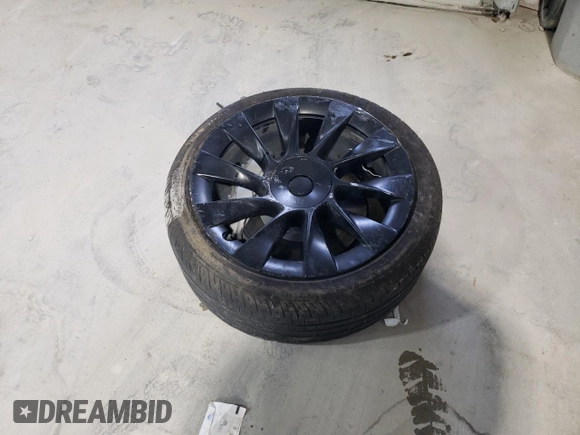 2023 Tesla Model Y Long Range z VIN 7SAYGAEE3PF968231, wystawiony jako Copart lot #45811385 z przebiegiem Nie podano mil oraz Szkoda całkowita • Salvage title. Historia ofert i sprzedaży dostępna na DreamBid. Obrazek 15.