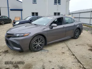 2022 Toyota Camry SE z VIN 4T1T11AK6NU039669, wystawiony jako Copart lot #60038955 z przebiegiem 44 013 mil mil oraz Szkoda całkowita • Salvage title. Historia ofert i sprzedaży dostępna na DreamBid. Obrazek 1.