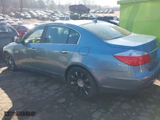 2009 Hyundai Genesis with VIN KMHGC46E19U033302, listed as a IAAI auction lot 41640856 with 181,740 mi miles. Bid and sale history available at carsss.com. Image 14.