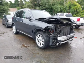 2019 BMW X5 xDrive40i z VIN 5UXCR6C57KLL06917, wystawiony jako IAAI lot #42416376 z przebiegiem 59 089 mil mil oraz . Historia ofert i sprzedaży dostępna na DreamBid. Obrazek 1.