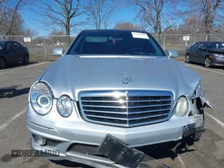 2009 Mercedes-Benz E 350 Luxury z VIN WDBUF87X99B417392, wystawiony jako IAAI lot #41890891 z przebiegiem 172 385 mil mil oraz . Historia ofert i sprzedaży dostępna na DreamBid. Obrazek 12.