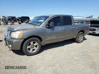 2006 Nissan Titan SE z VIN 1N6AA07A26N542824, wystawiony jako Copart lot #50074455 z przebiegiem 216 325 mil mil oraz Czysty tytuł • Clean title. Historia ofert i sprzedaży dostępna na DreamBid. Obrazek 1.