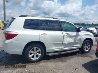 2008 Toyota Highlander z VIN JTEDS41A782067622, wystawiony jako IAAI lot #42287779 z przebiegiem 253 583 mil mil oraz . Historia ofert i sprzedaży dostępna na DreamBid. Obrazek 13.