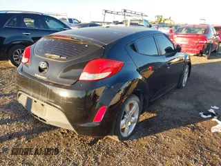 2013 Hyundai Veloster w/Gray Int with VIN KMHTC6AD8DU175342, listed as a IAAI auction lot 41423246 with 1 mi miles. Bid and sale history available at carsss.com. Image 4.