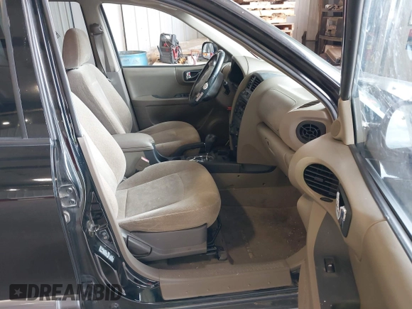 2004 Hyundai Santa Fe GLS with VIN KM8SC73D34U659949, listed as a IAAI auction lot 42111322 with 205,309 mi miles. Bid and sale history available at carsss.com. Image 5.