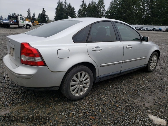 2004 Volvo S40 z VIN YV1MS382242015462, wystawiony jako Copart lot #80990264 z przebiegiem 193 137 mil mil oraz Czysty tytuł • Clean title. Historia ofert i sprzedaży dostępna na DreamBid. Obrazek 3.