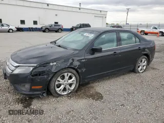 2012 Ford Fusion SE z VIN 3FAHP0HA2CR420493, wystawiony jako Copart lot #55256055 z przebiegiem 132 569 mil mil oraz Szkoda całkowita • Salvage title. Historia ofert i sprzedaży dostępna na DreamBid. Obrazek 1.