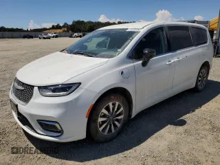 2024 Chrysler Pacifica Hybrid Select with VIN 2C4RC1S78RR127208, listed as a Copart auction lot 66804525 with 34,618 mi miles and Clean title. Bid and sale history available at DreamBid. Image 1.
