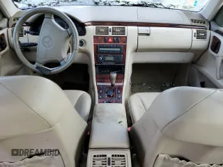 1999 Mercedes-Benz E with VIN WDBJF25H2XA840202, listed as a Copart auction lot 49916415 with Not Provided miles and Clean Title. Bid and sale history available at DreamBid. Image 8.