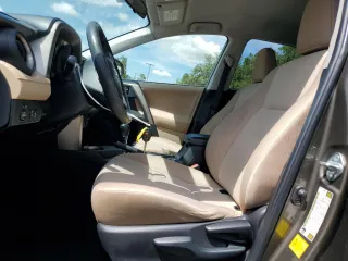 2013 Toyota RAV4 LE z VIN 2T3ZFREV3DW011610, wystawiony jako Copart lot #62351345 z przebiegiem 126 709 mil mil oraz Szkoda całkowita • Salvage title. Historia ofert i sprzedaży dostępna na DreamBid. Obrazek 7.