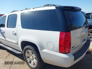 2007 GMC Yukon XL SLT z VIN 1GKFC16087R417052, wystawiony jako IAAI lot #41753046 z przebiegiem 275 008 mil mil oraz . Historia ofert i sprzedaży dostępna na DreamBid. Obrazek 3.